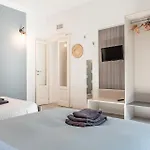 Guest Planet - 18 Suite Home